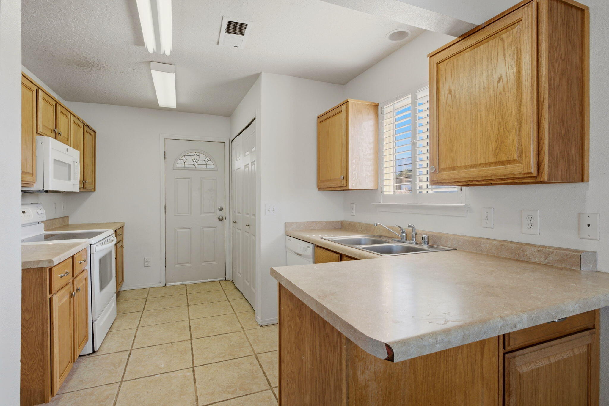 9329 Shoshone Road Northeast Albuquerque, NM 87111 - Photo 13 of 39 Gallery Image 13