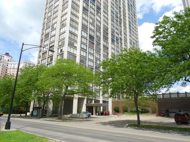 5455 North Sheridan Road, Unit 1702 Chicago, IL 60640 - Photo 1 of 13