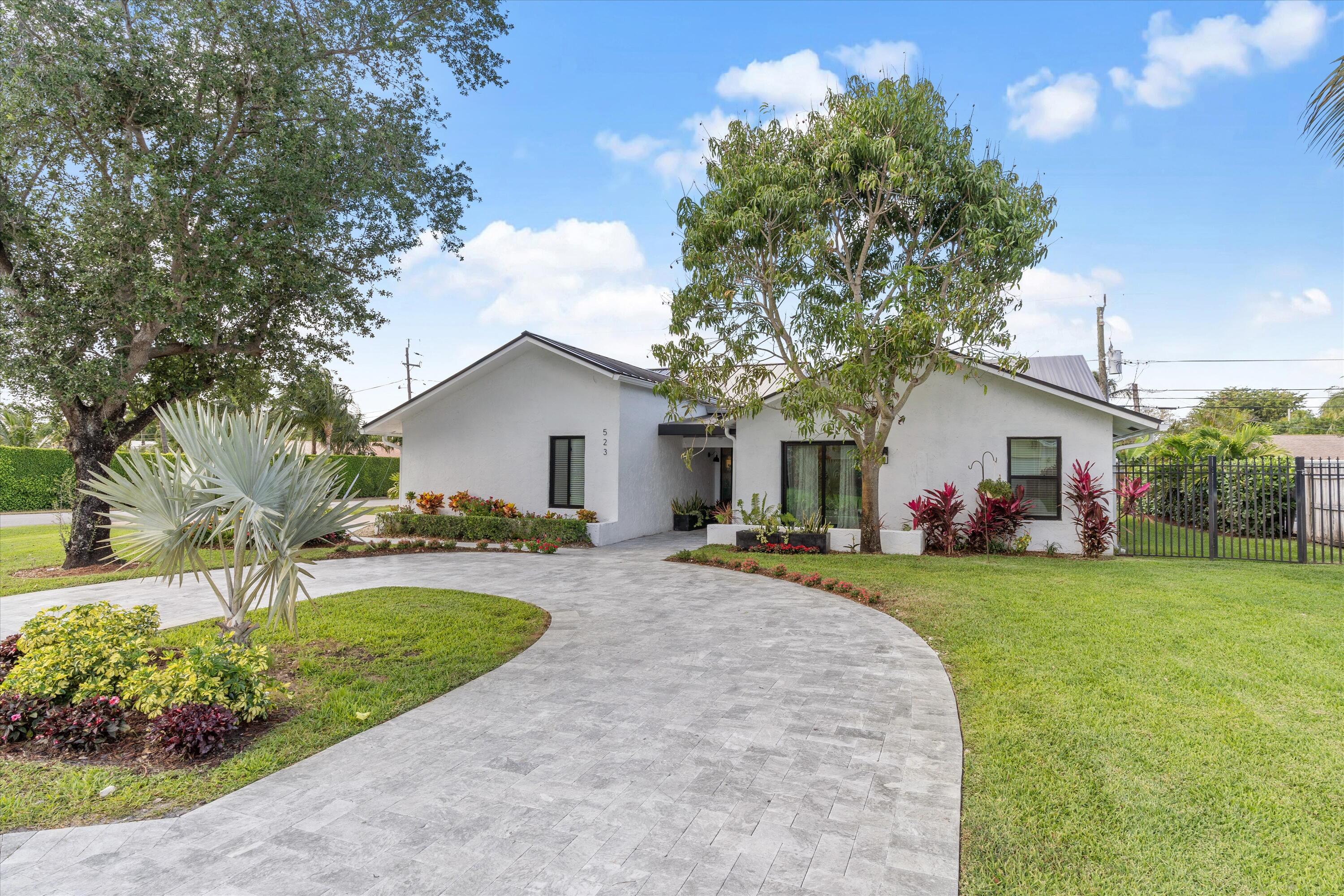01-523 Enfield Road Delray Beach, FL