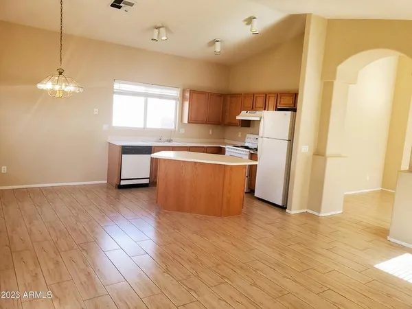 $2,250 | 4739 East Desert Wind Dr., Phoenix, AZ 85044