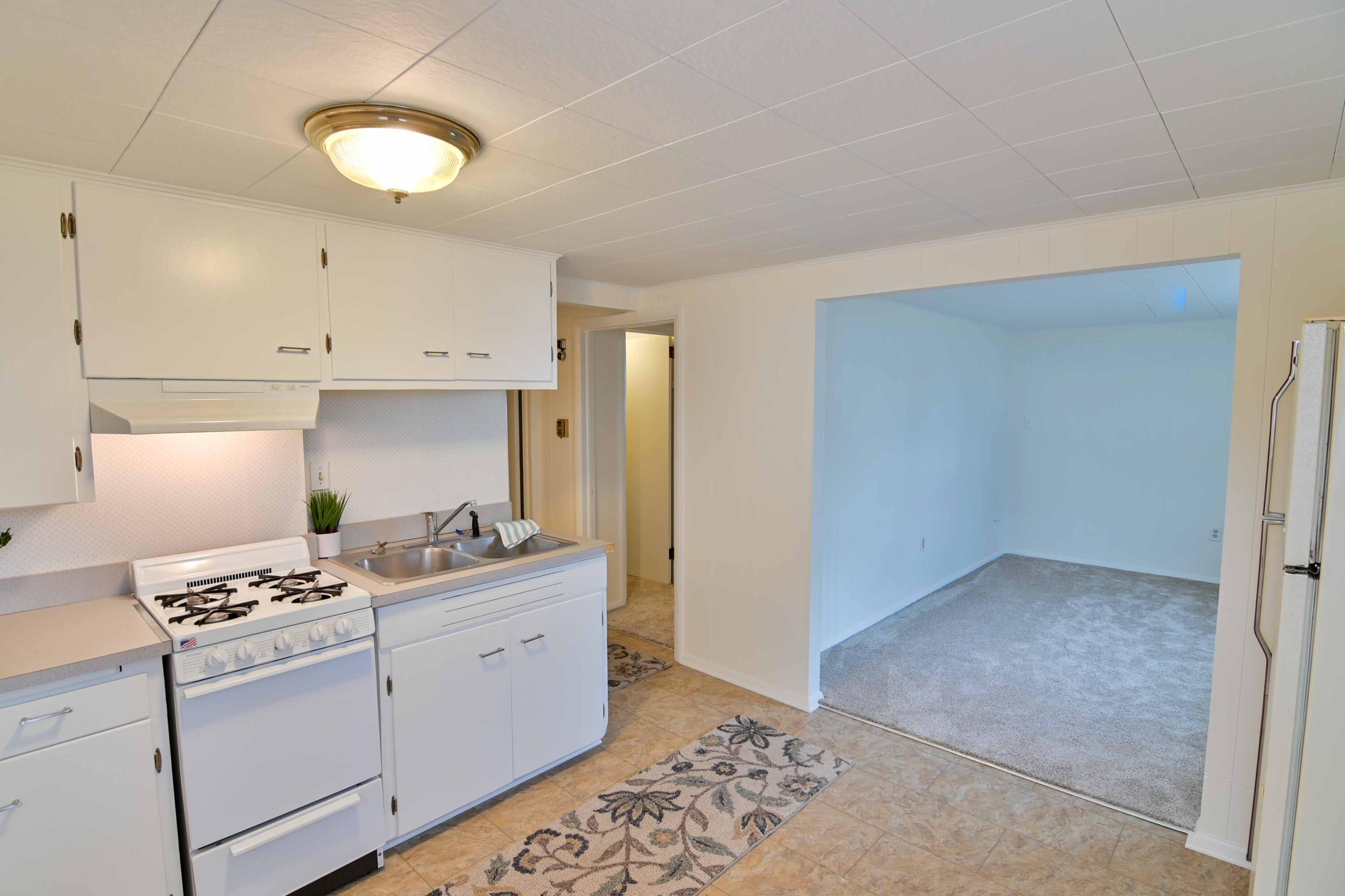 2807 Washington Road, Unit LOWR Kenosha, WI 53140 - Photo 4 of 26 DSC_7491
