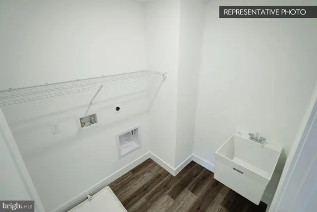 a view of utility room