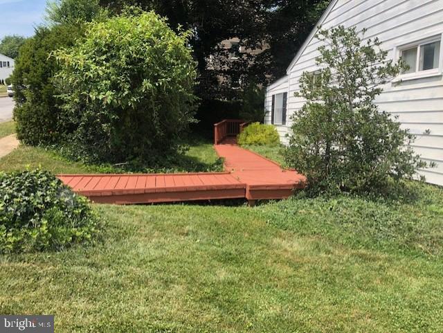 Side Yard Deck Ramp to Rear Deck Entry