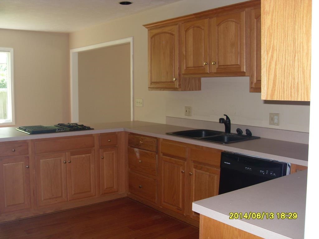 2711 Hampton Road Mishawaka, IN 46544 - Photo 3 of 12 Gallery Image 3