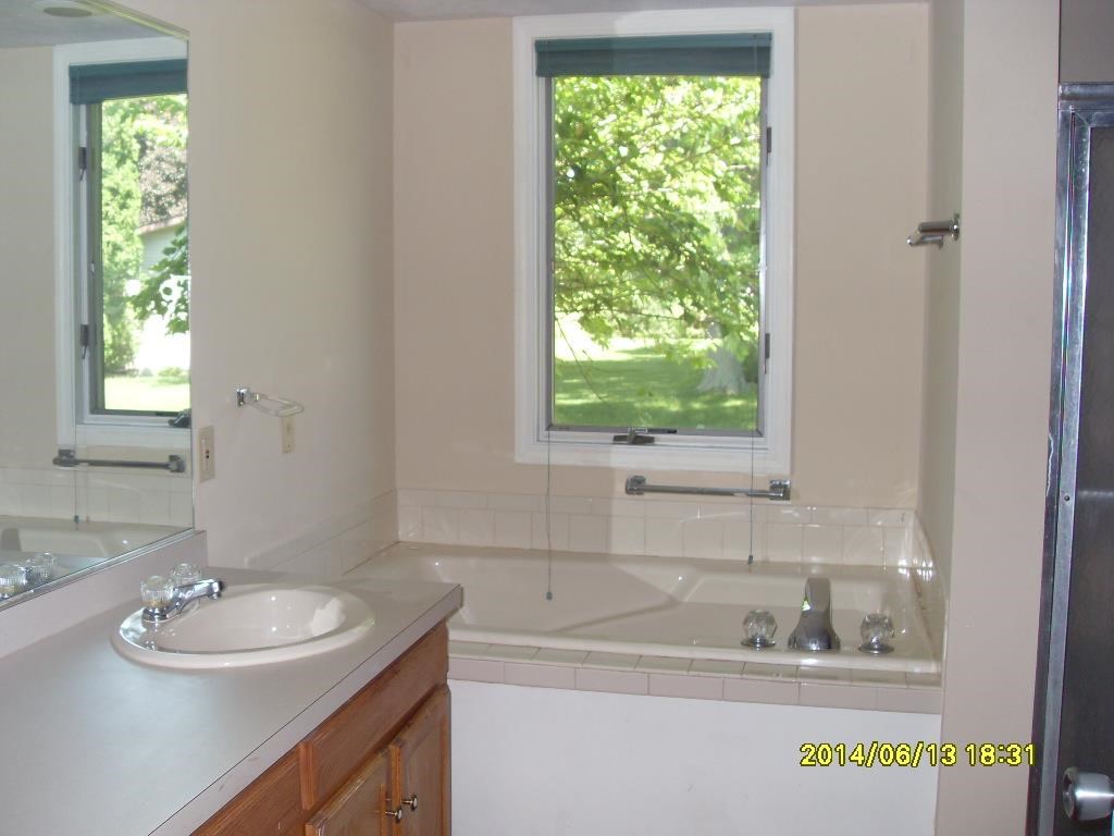 2711 Hampton Road Mishawaka, IN 46544 - Photo 5 of 12 Gallery Image 5