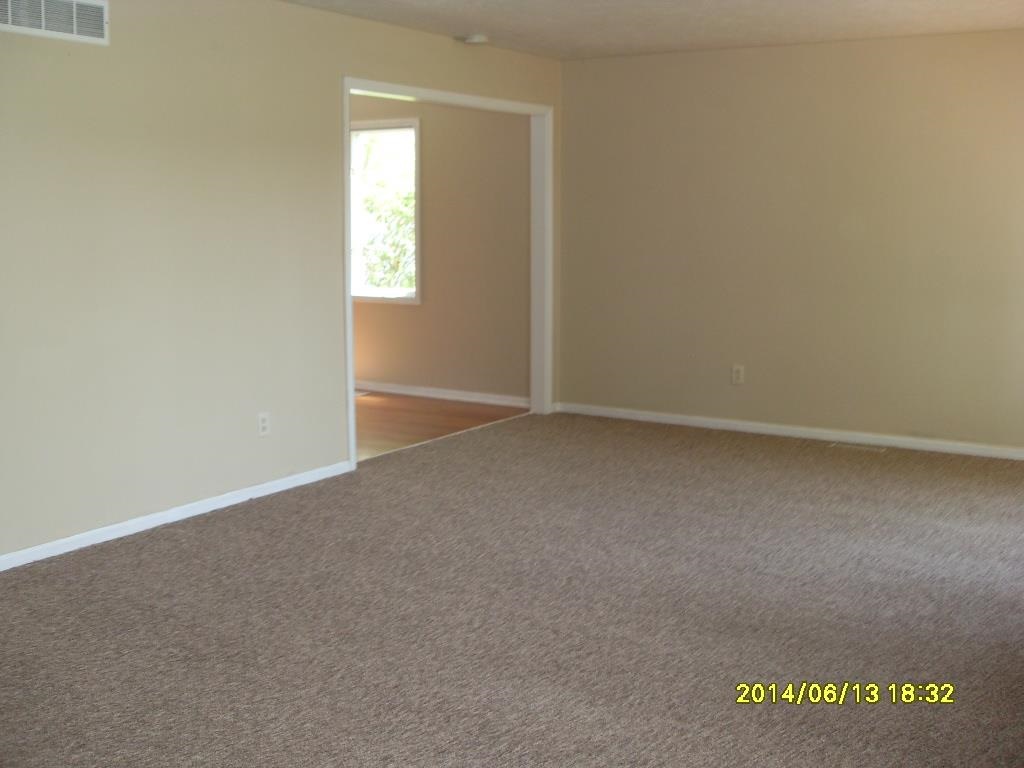 2711 Hampton Road Mishawaka, IN 46544 - Photo 6 of 12 Gallery Image 6