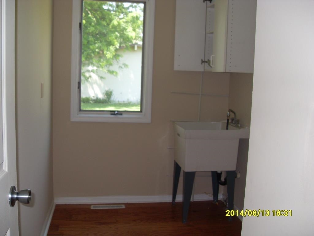 2711 Hampton Road Mishawaka, IN 46544 - Photo 10 of 12 Gallery Image 10