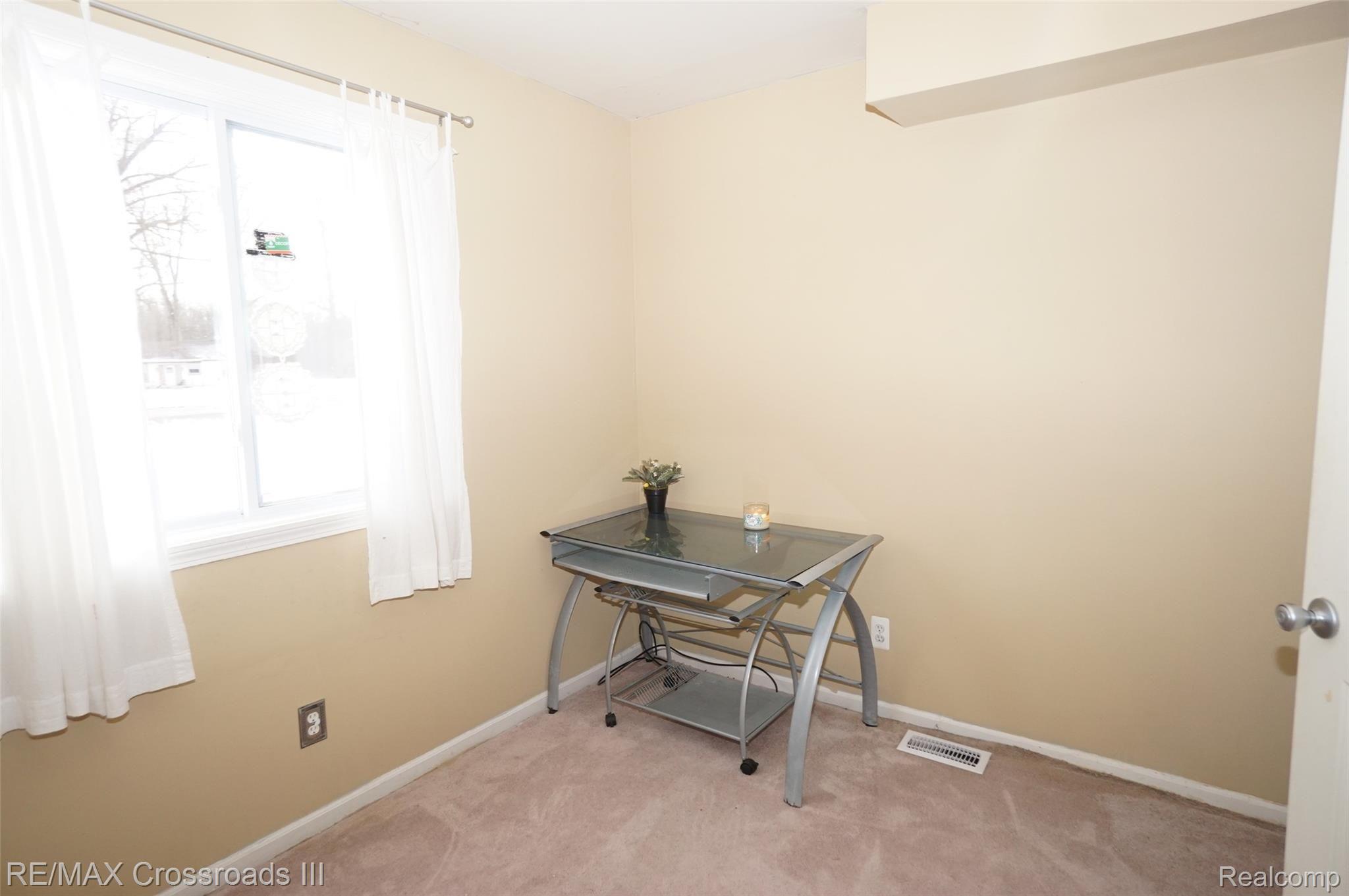 44208 Willow Road Belleville, MI 48111 - Photo 16 of 23 DSC07946.JPG