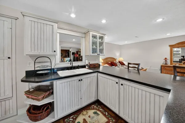$1,950,000 | 66175 South Drive, Cassopolis, MI 49031
