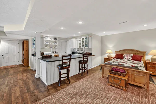 $1,950,000 | 66175 South Drive, Cassopolis, MI 49031