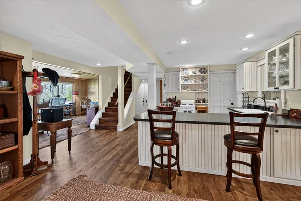 $1,950,000 | 66175 South Drive, Cassopolis, MI 49031