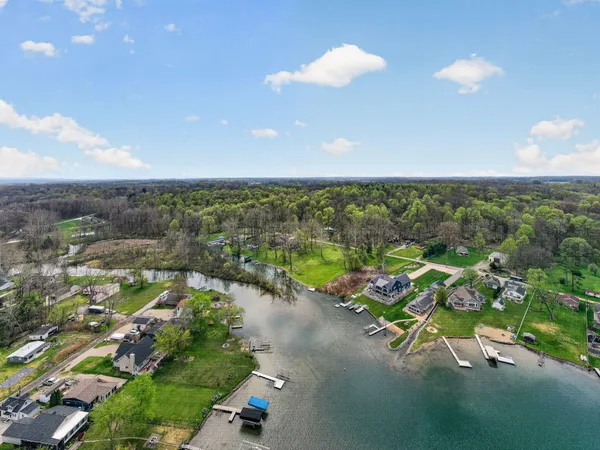$1,950,000 | 66175 South Drive, Cassopolis, MI 49031