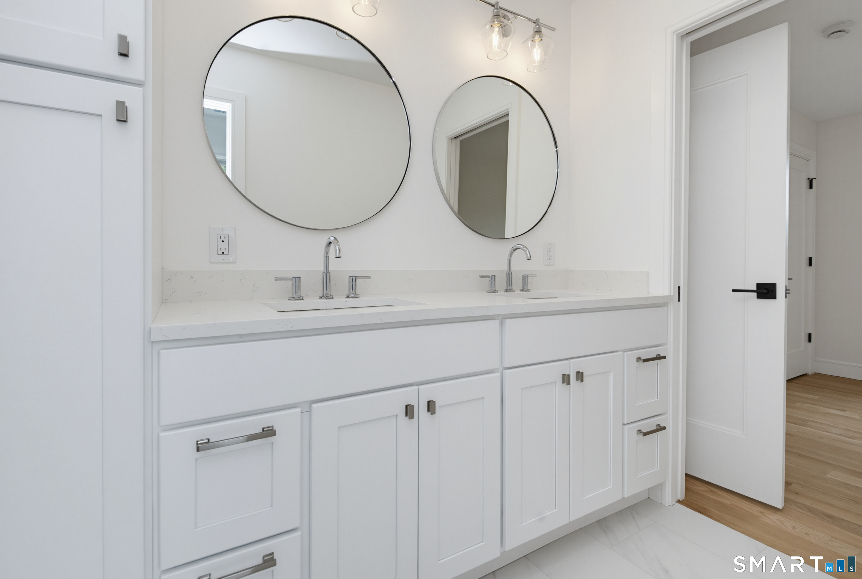 694 Jennings Road Fairfield, CT 06824 - Photo 23 of 39