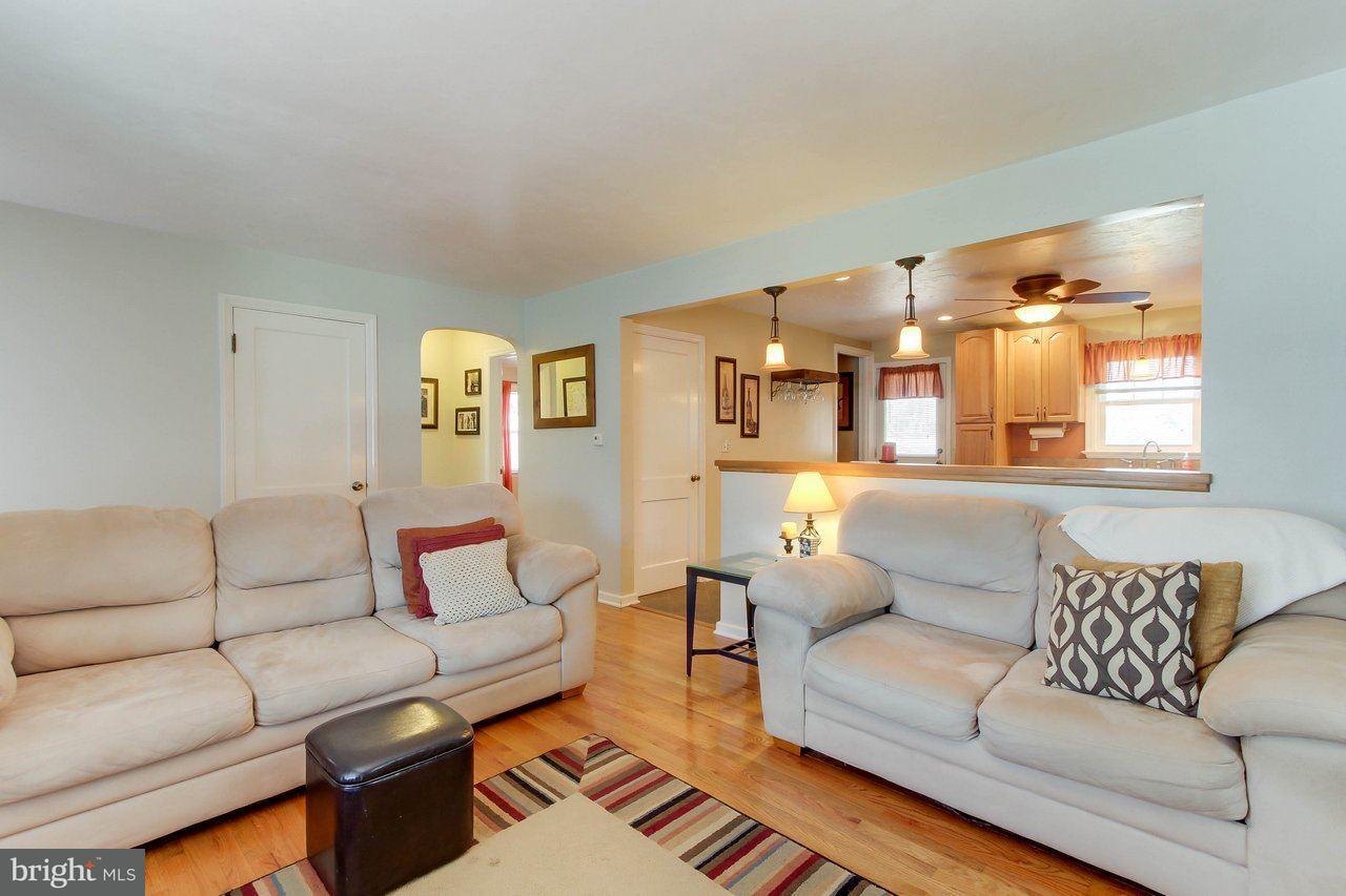 272 Locust Street Hanover, PA 17331 - Photo 4 of 27 Gallery Image 4