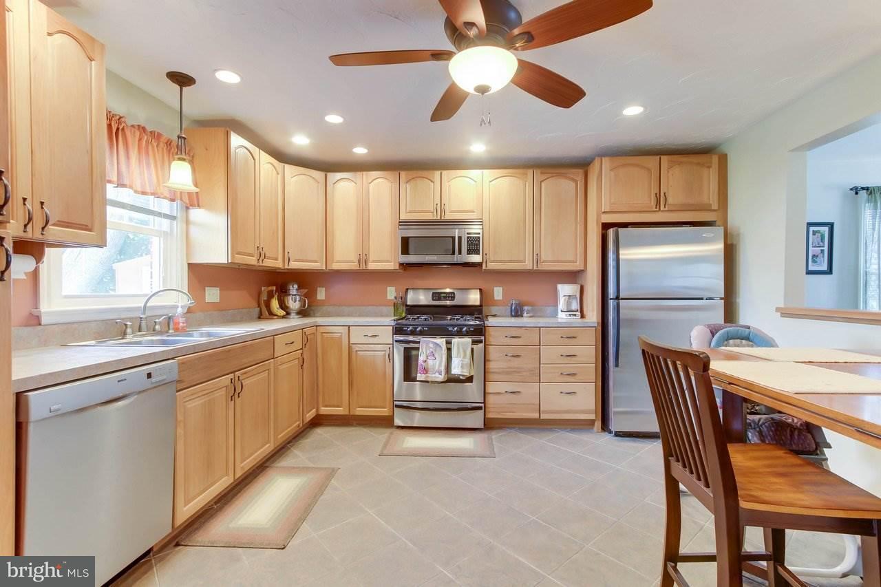272 Locust Street Hanover, PA 17331 - Photo 6 of 27 Gallery Image 6