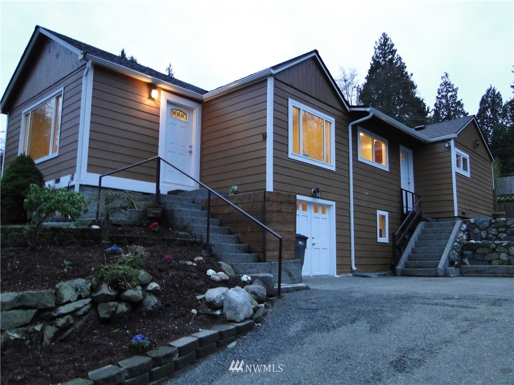 3905 Perry Avenue Bremerton, WA 98310 - Photo 2 of 17 Gallery Image 2