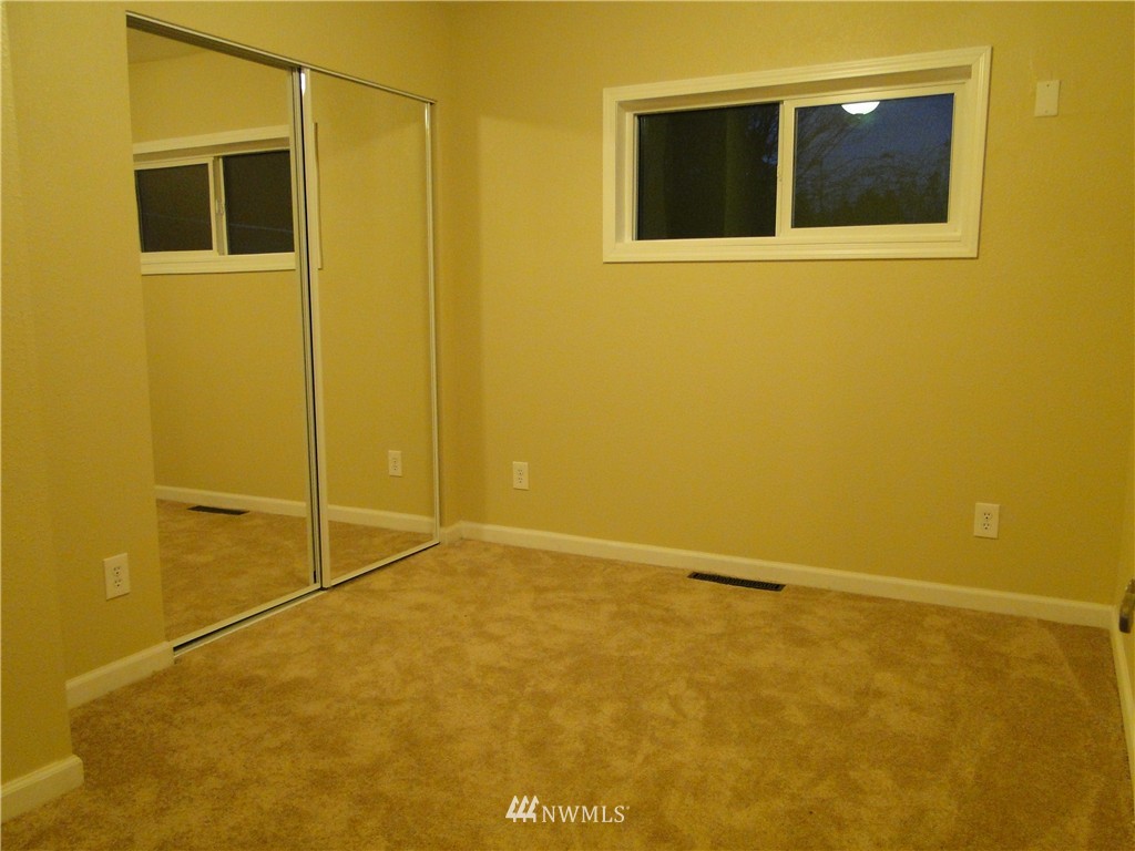 3905 Perry Avenue Bremerton, WA 98310 - Photo 12 of 17 Gallery Image 12