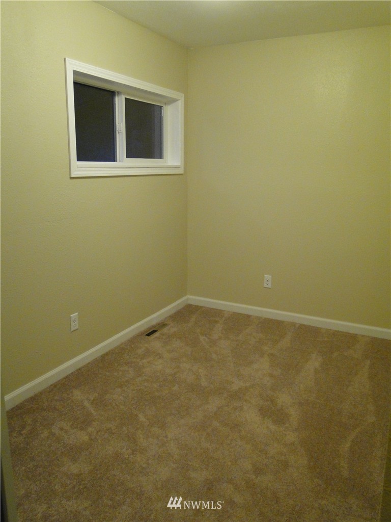 3905 Perry Avenue Bremerton, WA 98310 - Photo 13 of 17 Gallery Image 13