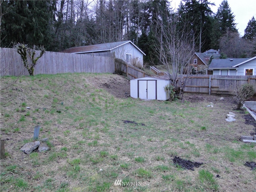 3905 Perry Avenue Bremerton, WA 98310 - Photo 5 of 17 Gallery Image 5