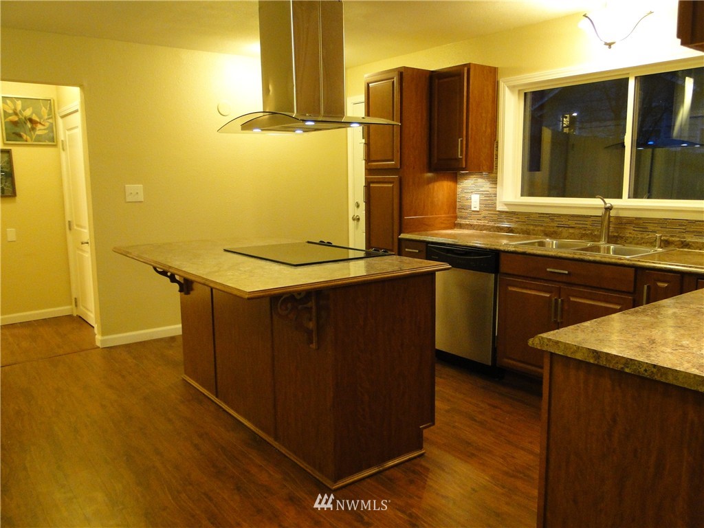 3905 Perry Avenue Bremerton, WA 98310 - Photo 6 of 17 Gallery Image 6