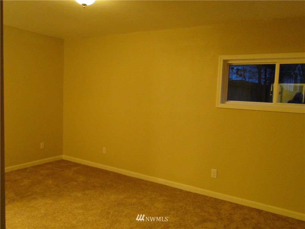 3905 Perry Avenue Bremerton, WA 98310 - Photo 10 of 17 Gallery Image 10