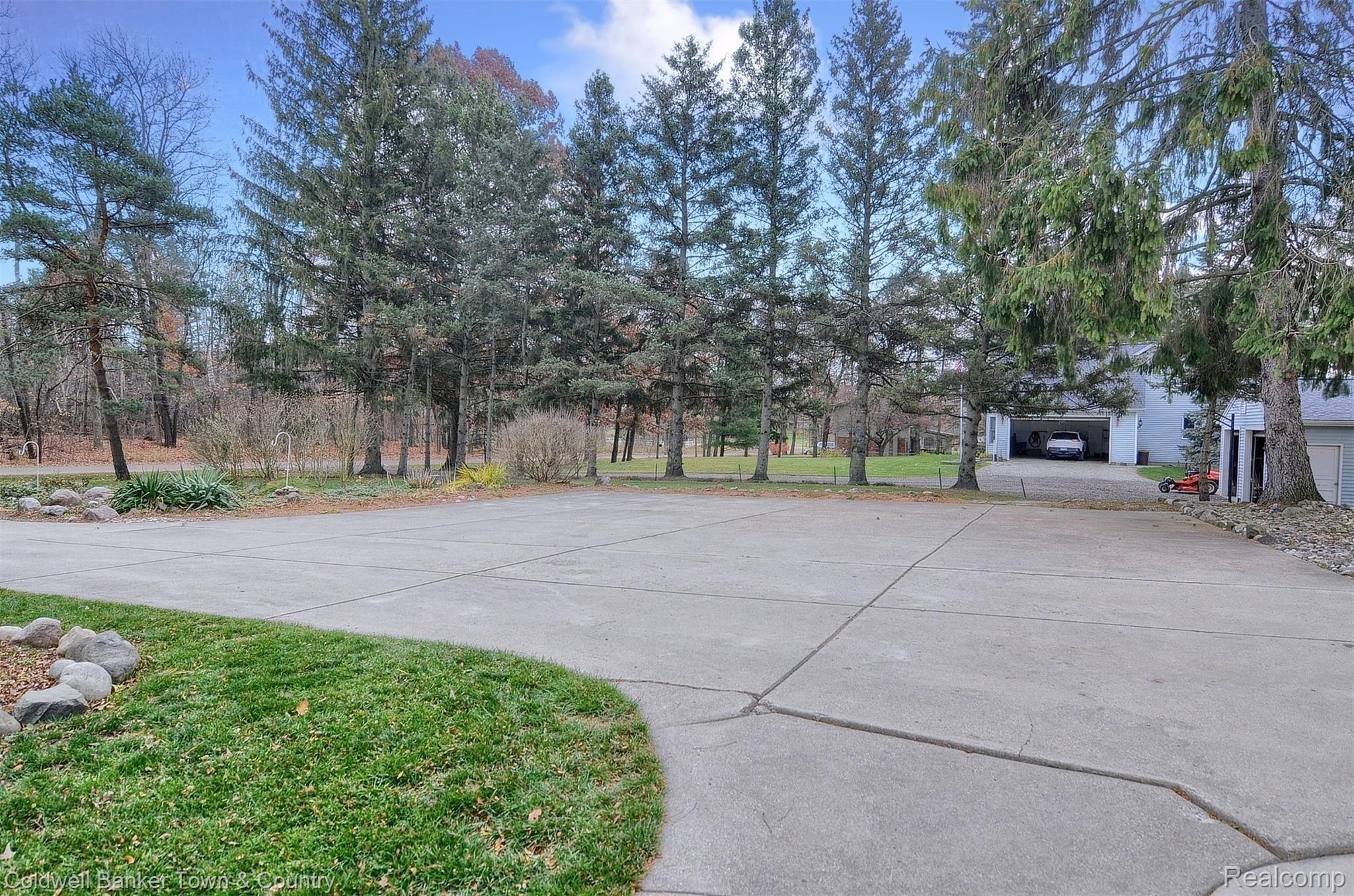 10875 Hensell Road Holly, MI 48442 - Photo 38 of 44 10 Front-4th-View.jpg