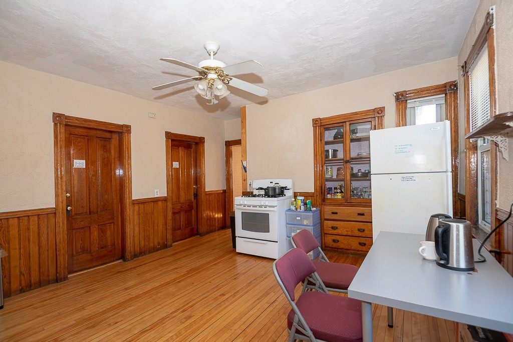 5 Fifth Avenue Worcester, MA 01607 - Photo 4 of 37 Gallery Image 4