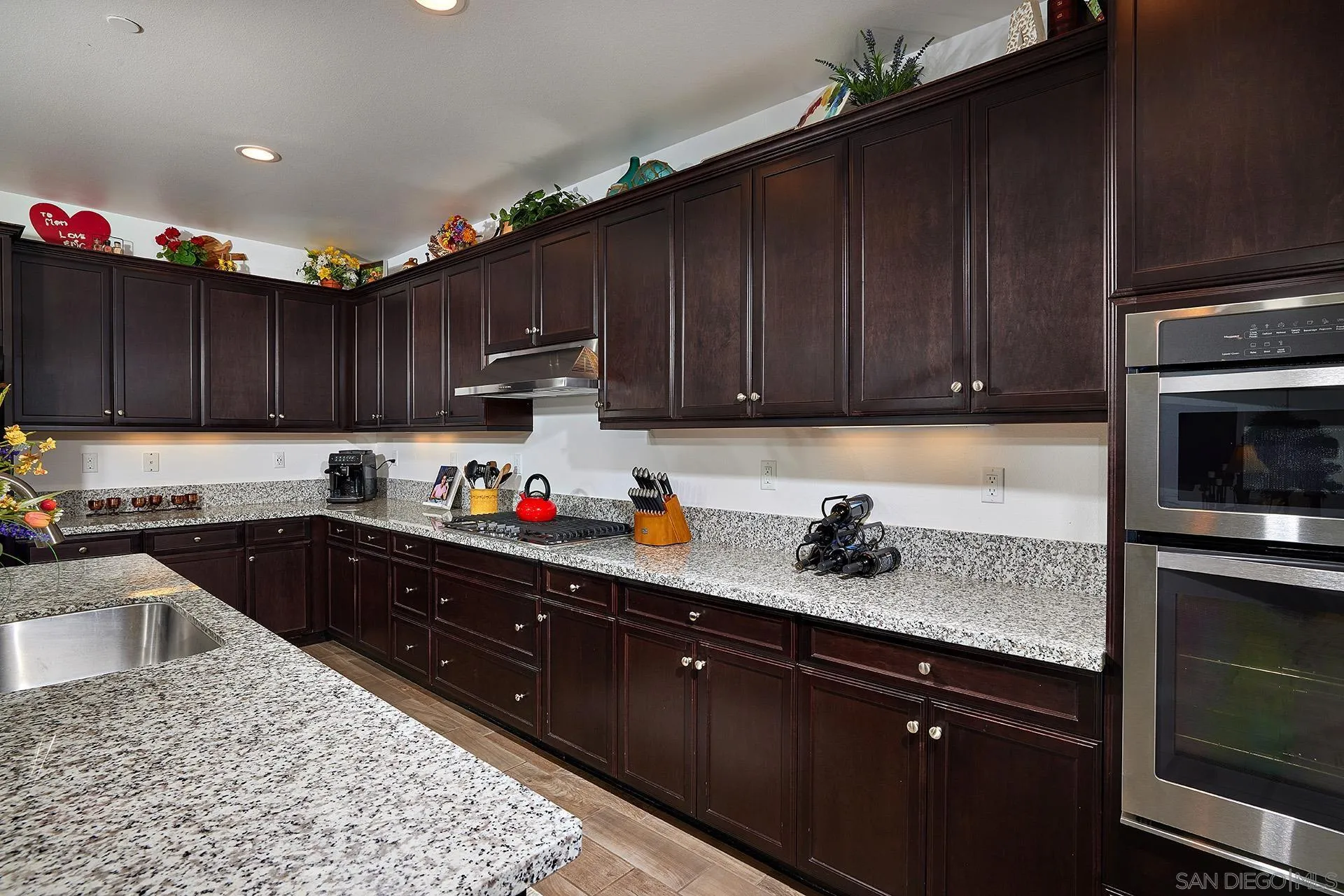 39182 Crown Ranch Road Temecula, CA 92591 - Photo 11 of 36 Gallery Image 11