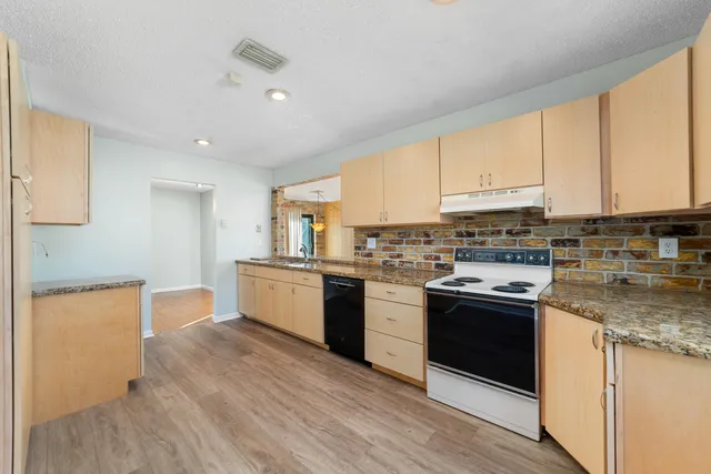 $530,000 | 215 Sandpiper Avenue, Royal Palm Beach, FL 33411