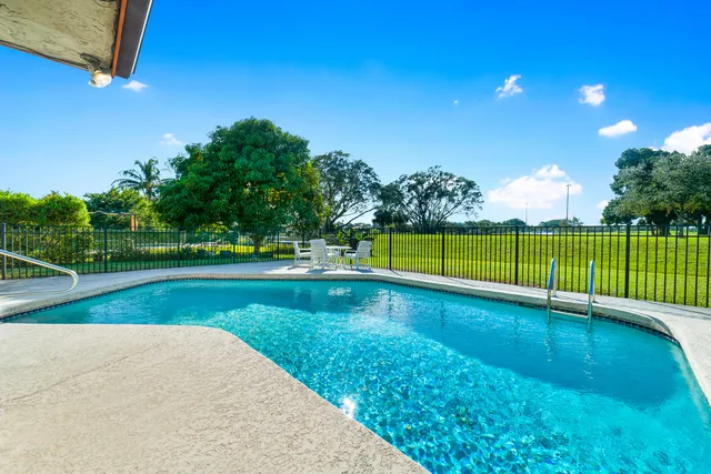 $530,000 | 215 Sandpiper Avenue, Royal Palm Beach, FL 33411