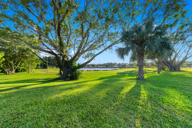 $530,000 | 215 Sandpiper Avenue, Royal Palm Beach, FL 33411