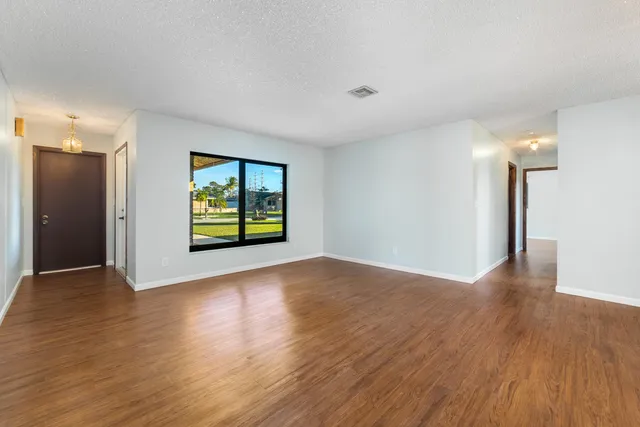 $530,000 | 215 Sandpiper Avenue, Royal Palm Beach, FL 33411