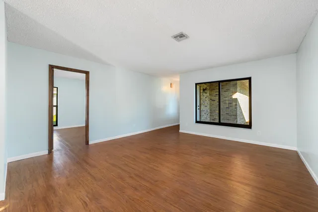 $530,000 | 215 Sandpiper Avenue, Royal Palm Beach, FL 33411