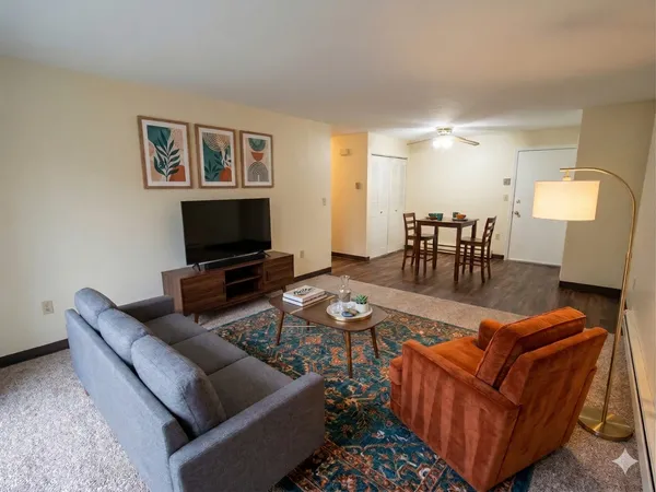 $1,899 | 143 Eastern Avenue, Unit 201, Manchester, NH 03104