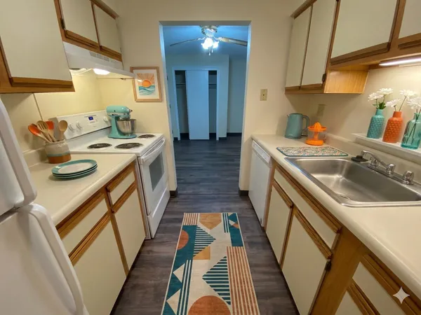 $1,899 | 143 Eastern Avenue, Unit 201, Manchester, NH 03104