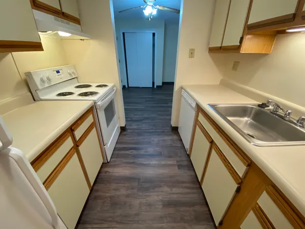 $1,899 | 143 Eastern Avenue, Unit 201, Manchester, NH 03104