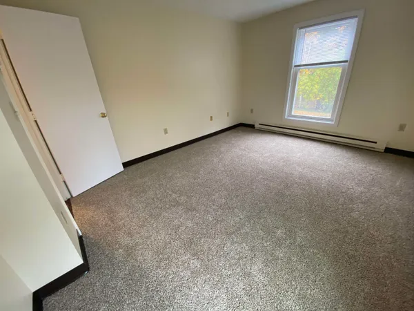 $1,899 | 143 Eastern Avenue, Unit 201, Manchester, NH 03104