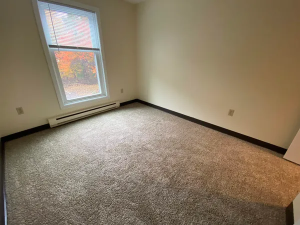 $1,899 | 143 Eastern Avenue, Unit 201, Manchester, NH 03104