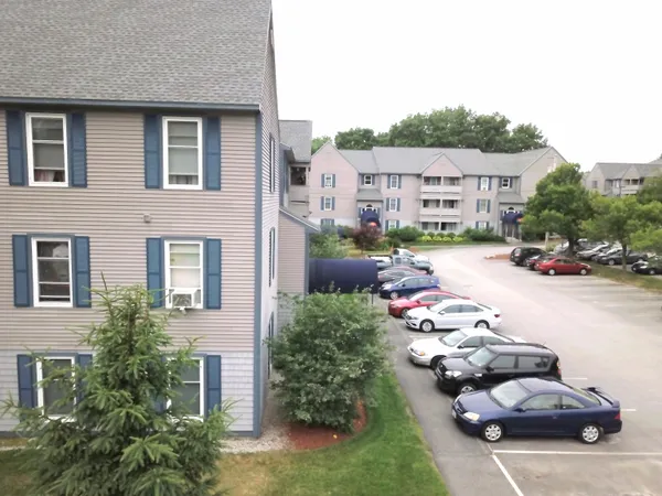 $1,899 | 143 Eastern Avenue, Unit 201, Manchester, NH 03104