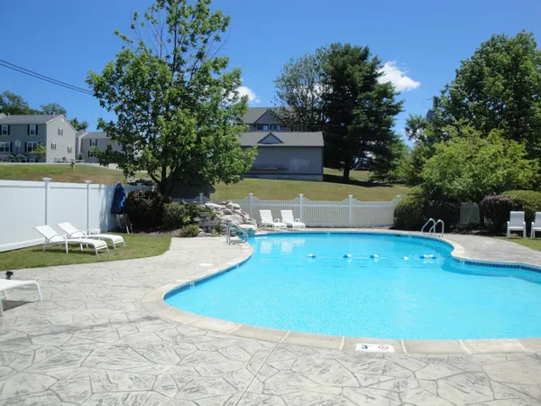 $1,899 | 143 Eastern Avenue, Unit 201, Manchester, NH 03104