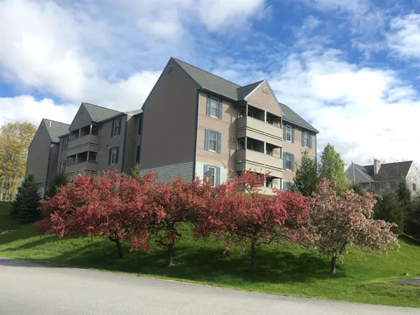 $1,899 | 143 Eastern Avenue, Unit 201, Manchester, NH 03104