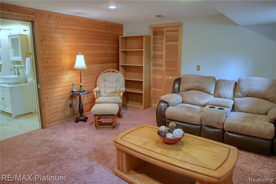 2217 Pleasant Ridge Howell, MI 48843 - Photo 12 of 36 FAMILY ROOM VIEW 1