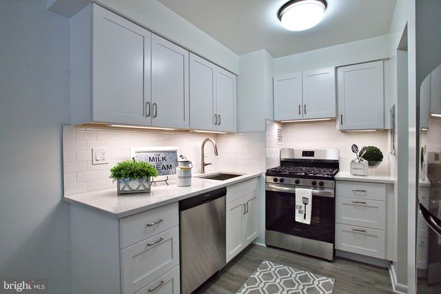 $220,000 | 4355 Ivymount Court, Unit 27, Annandale, VA 22003