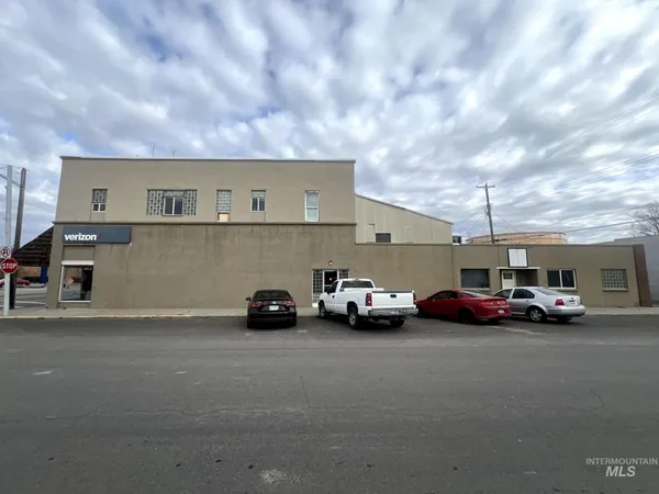 $899,900 | 442-446 Main Street, Gooding, ID 83330