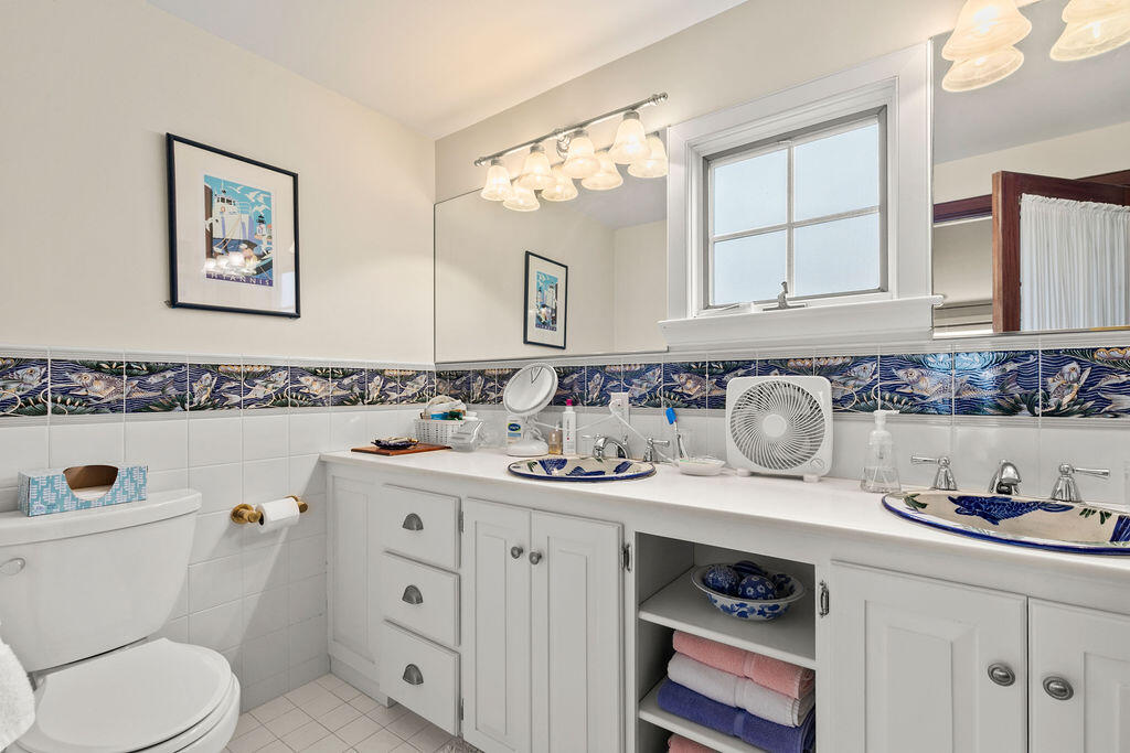 107 Channel Point Road Hyannis, MA 02601 - Photo 37 of 47 Bathroom