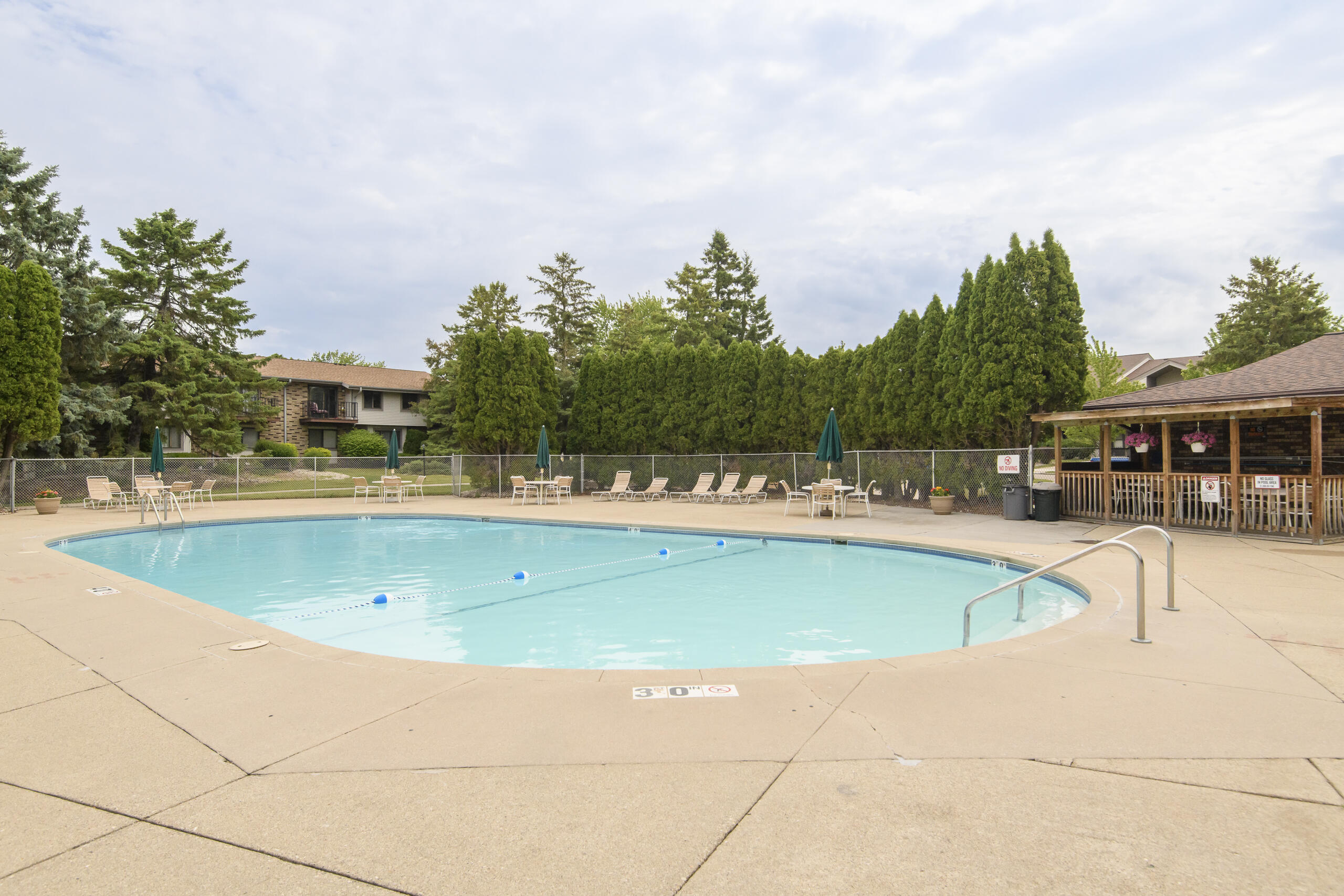 W177N9769 Riversbend Circle East Germantown, WI 53022 - Photo 26 of 34 Pool
