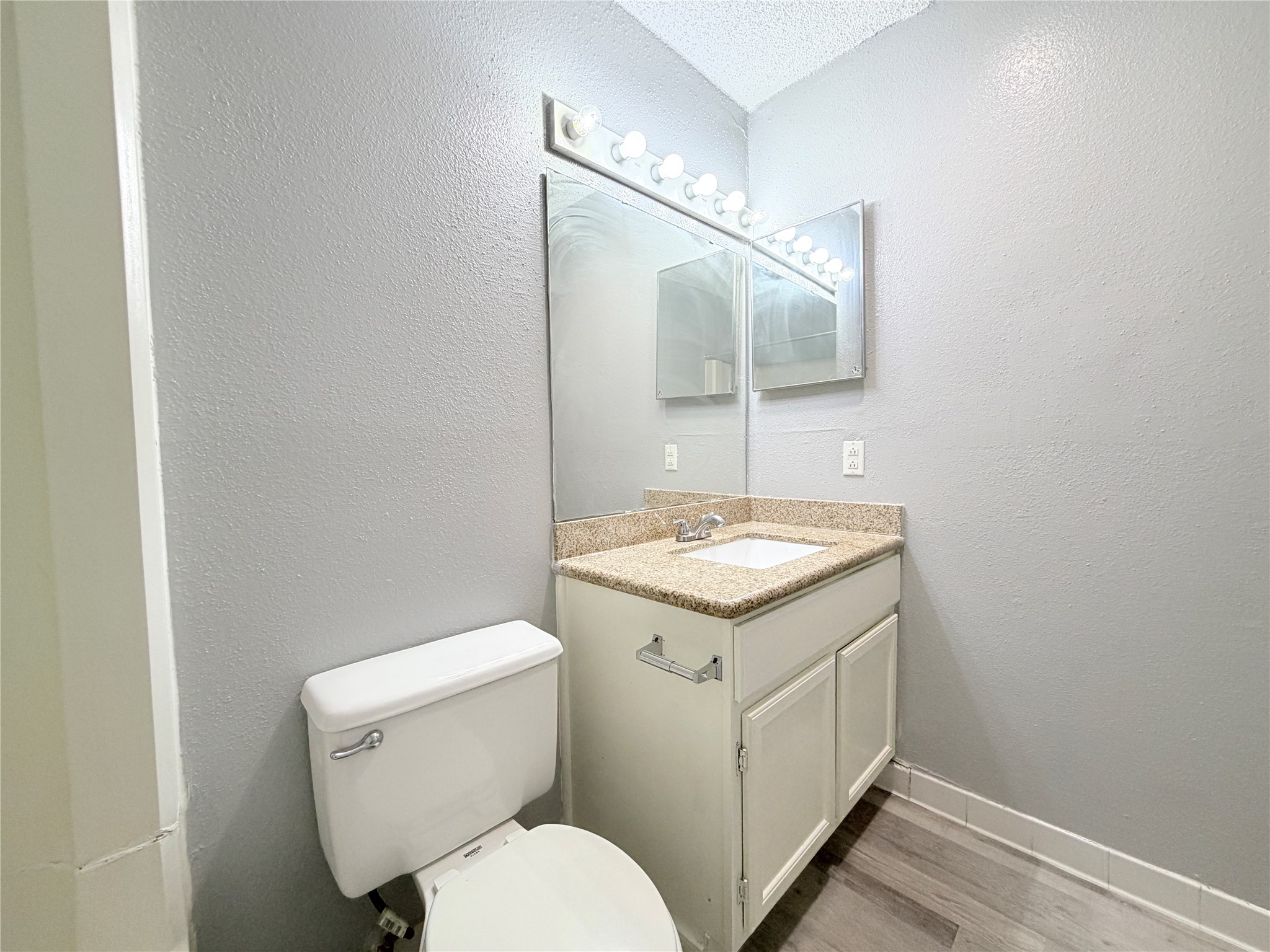 9461 Pagewood Lane Houston, TX 77063 - Photo 20 of 33