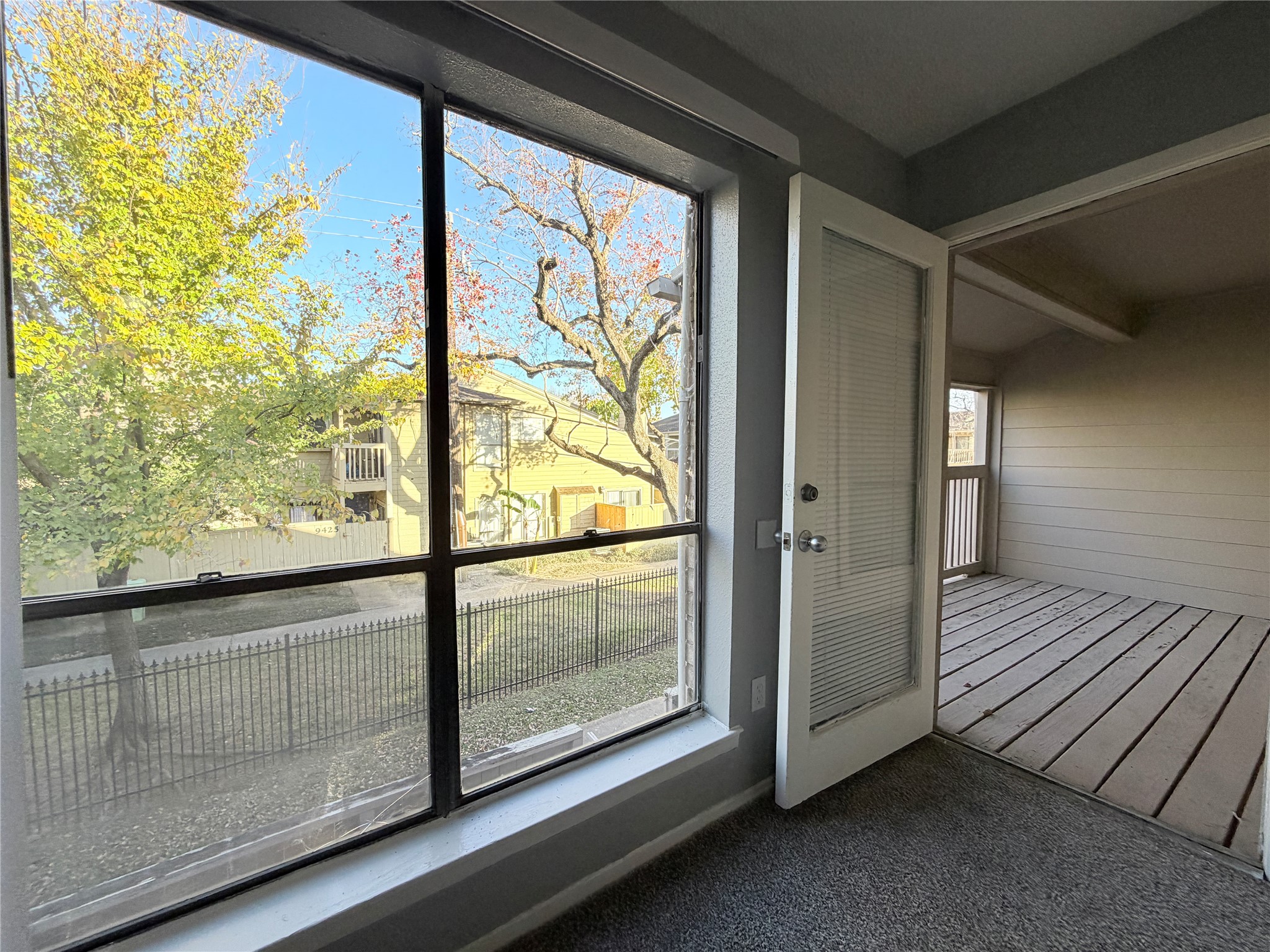 9461 Pagewood Lane Houston, TX 77063 - Photo 22 of 33