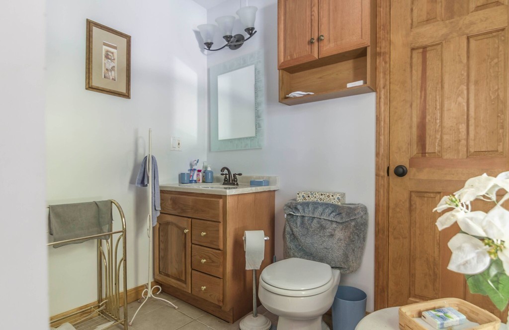 41 Shore Road North Brookfield, MA 01535 - Photo 6 of 29 Gallery Image 6