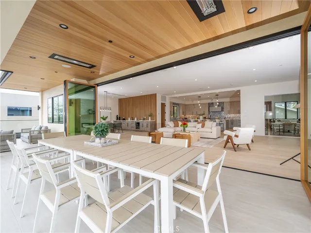 a view of a tennis court